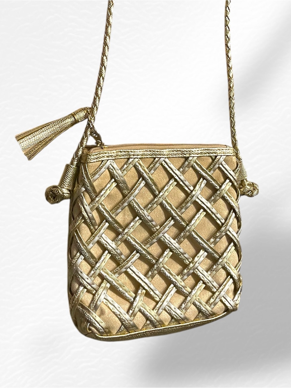 VTG Tianni Gold Metallic Basket Weave Shoulder / Crossbody Bag Tassel